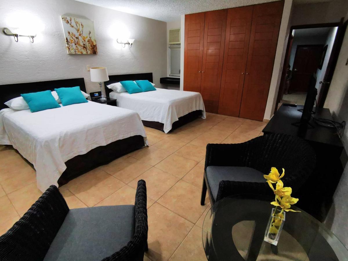 Brisas Beachfront Studios In Hotel Zone Cancún Exterior foto